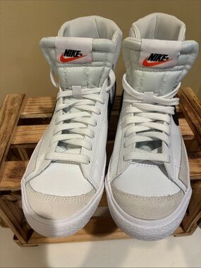 Nike Blazer Mid ‘77 Vintage white and black colorway